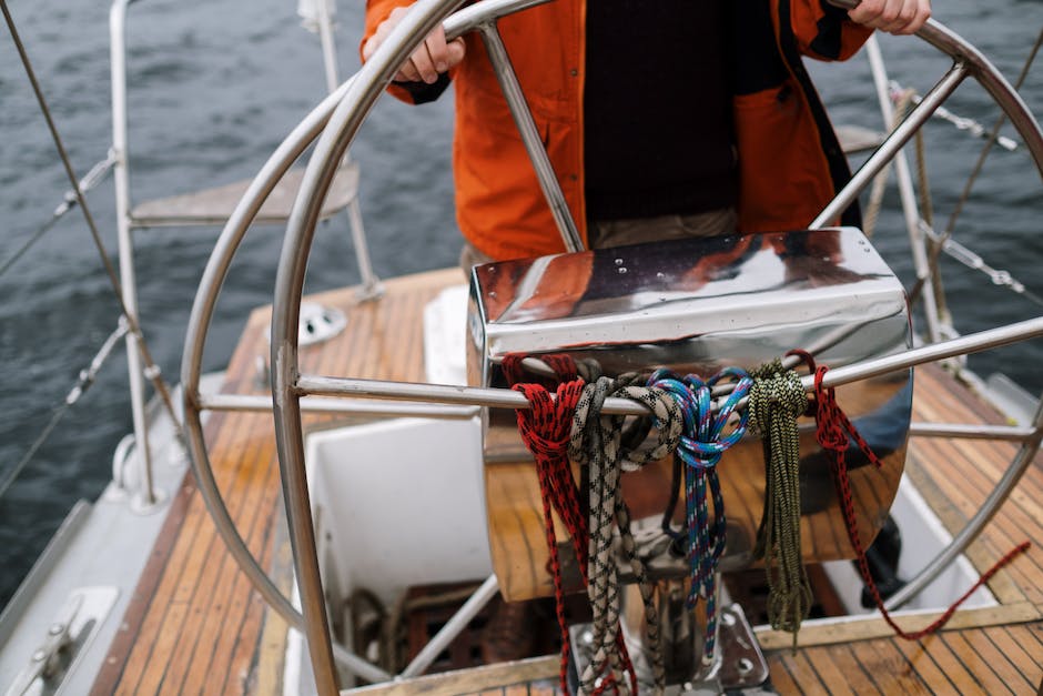 Jak wybrać odpowiedni silnik elektryczny do swojej łodzi: Moc, zasilanie, rodzaj napędu i inne czynniki decydujące