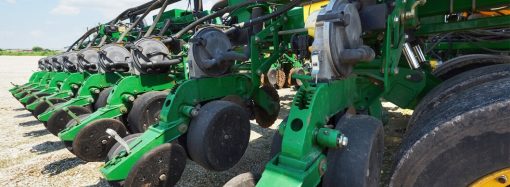 Jak prawidłowo dobrać opony do maszyn rolniczych – praktyczny przewodnik